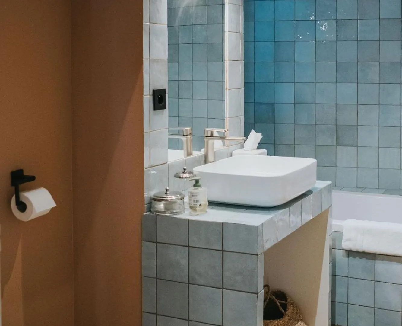 Lyon Country House - Suites & Tour De Garde Caluire-et-Cuire 0*,